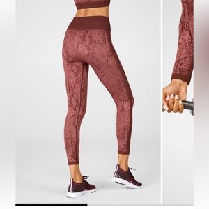 Fabletics cropped legging size small